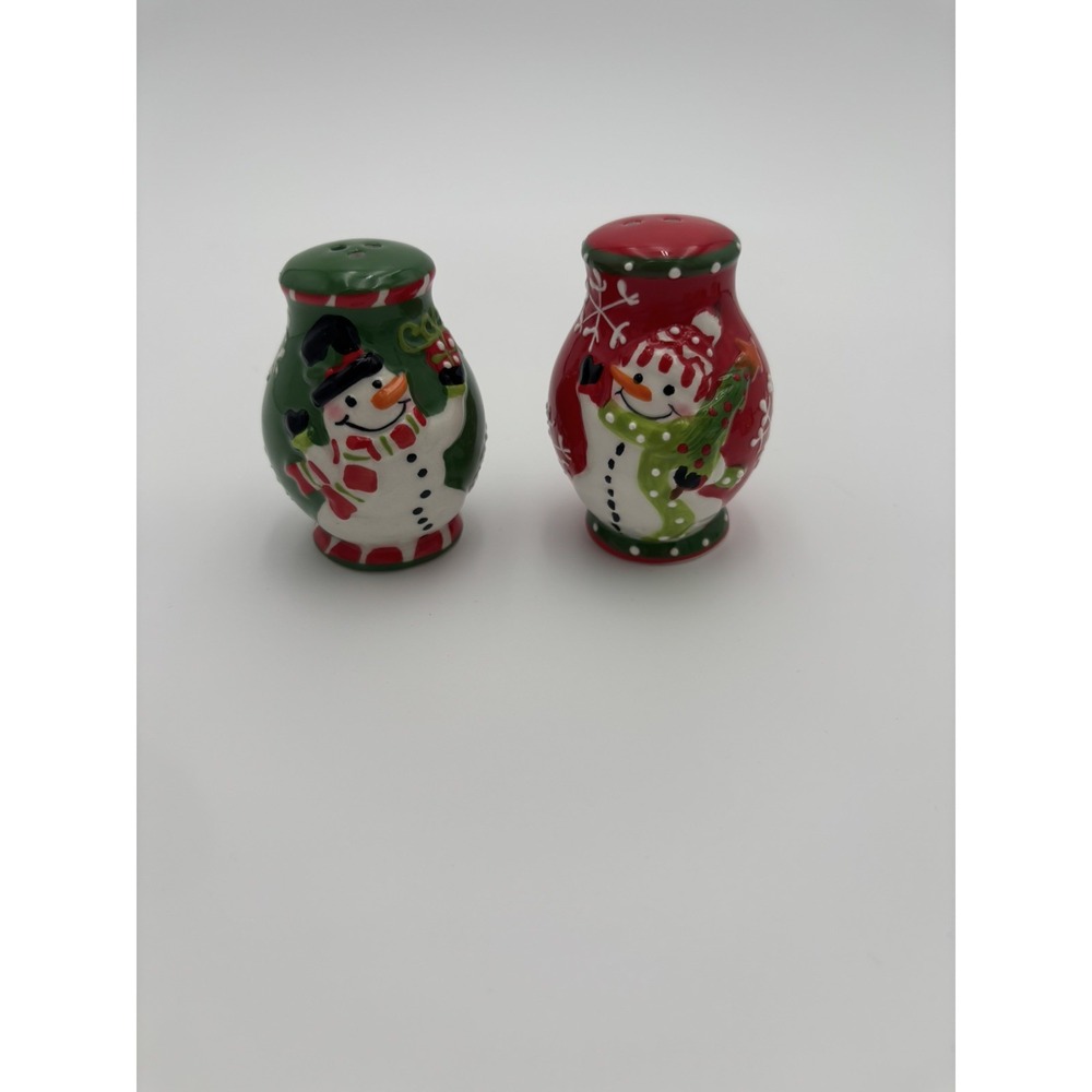Red & Green Snowmen Ceramic Salt n Pepper Shaker Set Christmas Holiday Decor